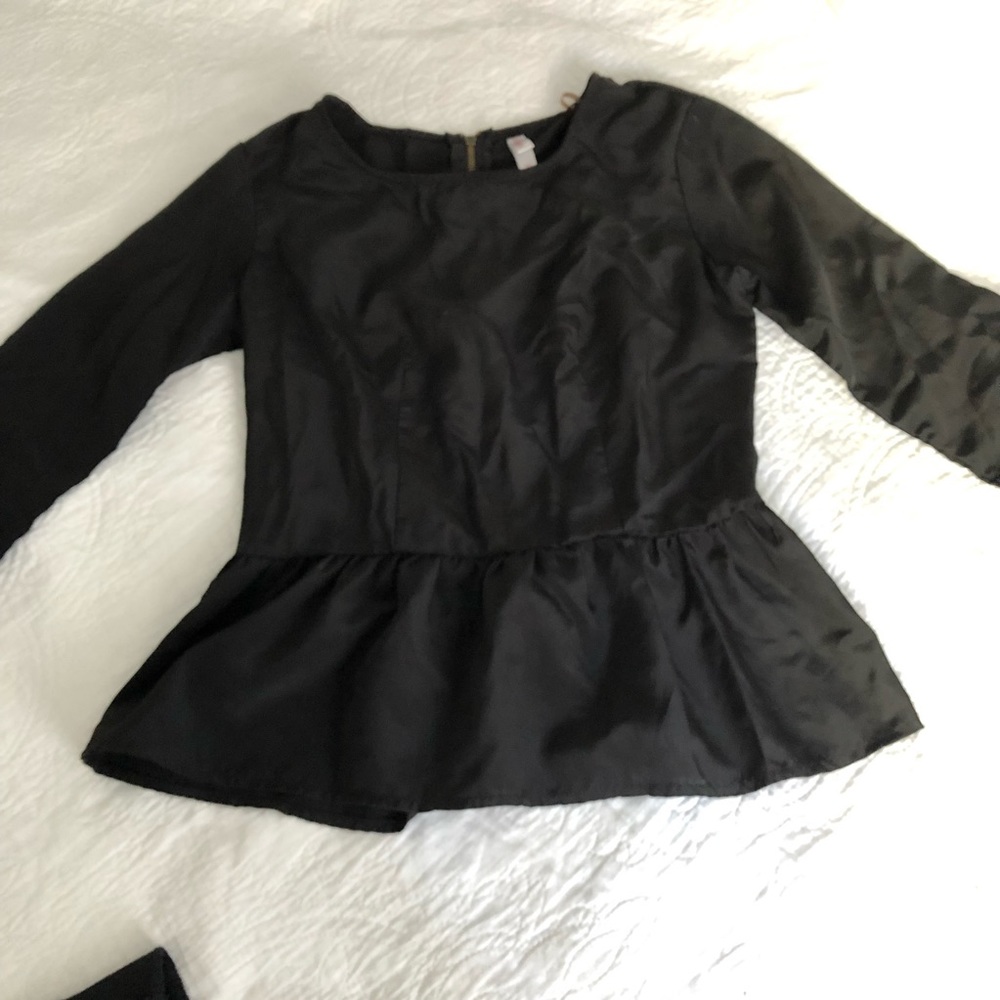 🔴 Xhilaration Black Peplum Top